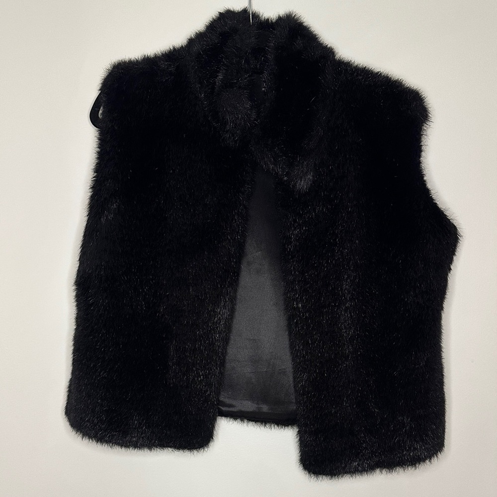 Cejon Black Faux Fur Vest
